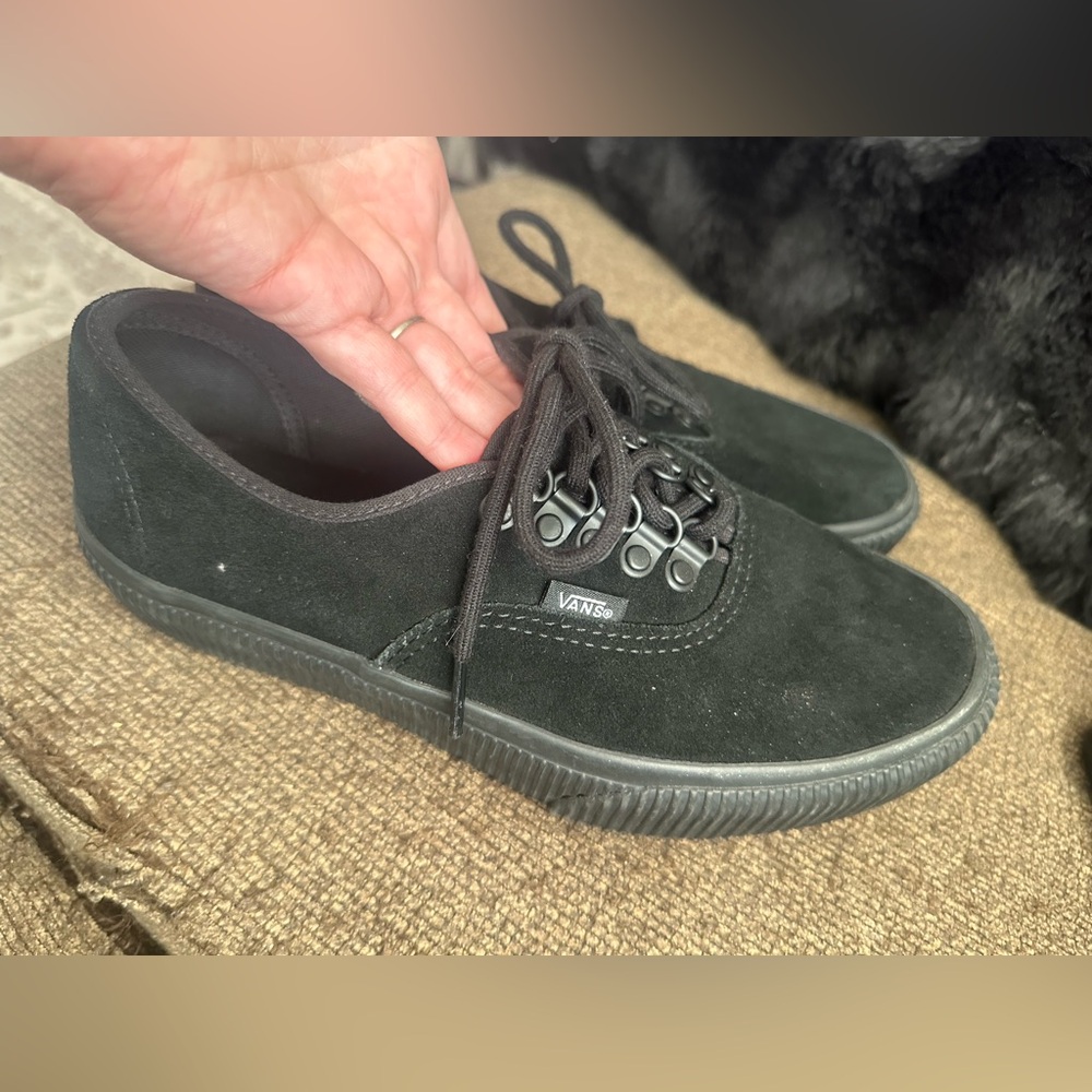 Vans - Picture 3 of 6